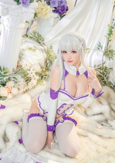 含着她两个硕大的乳峰视频_1080手机在线看